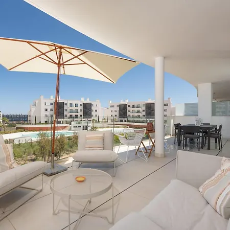Apartment Beautiful 3 Bedroom In Higueron West