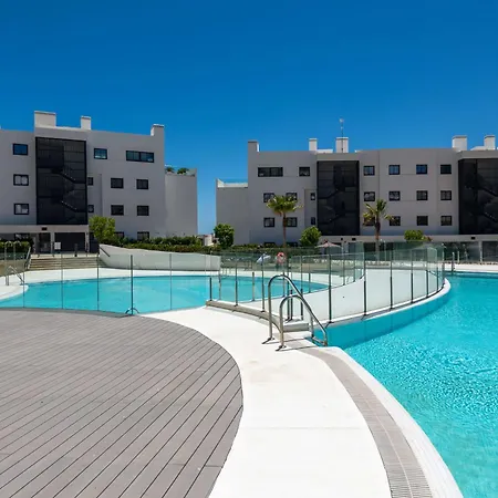 Beautiful 3 Bedroom In Higueron West