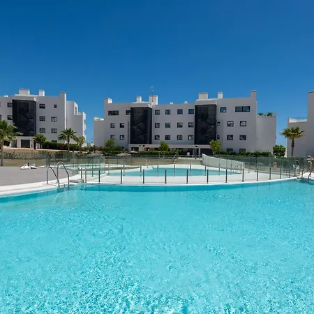 Beautiful 3 Bedroom In Higueron West *